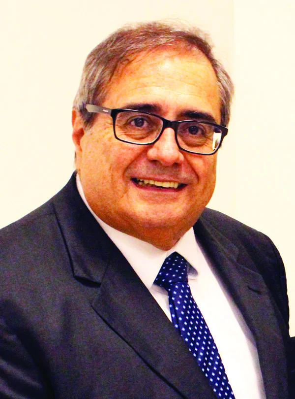Antonio Navarro, diretor-superintendente.