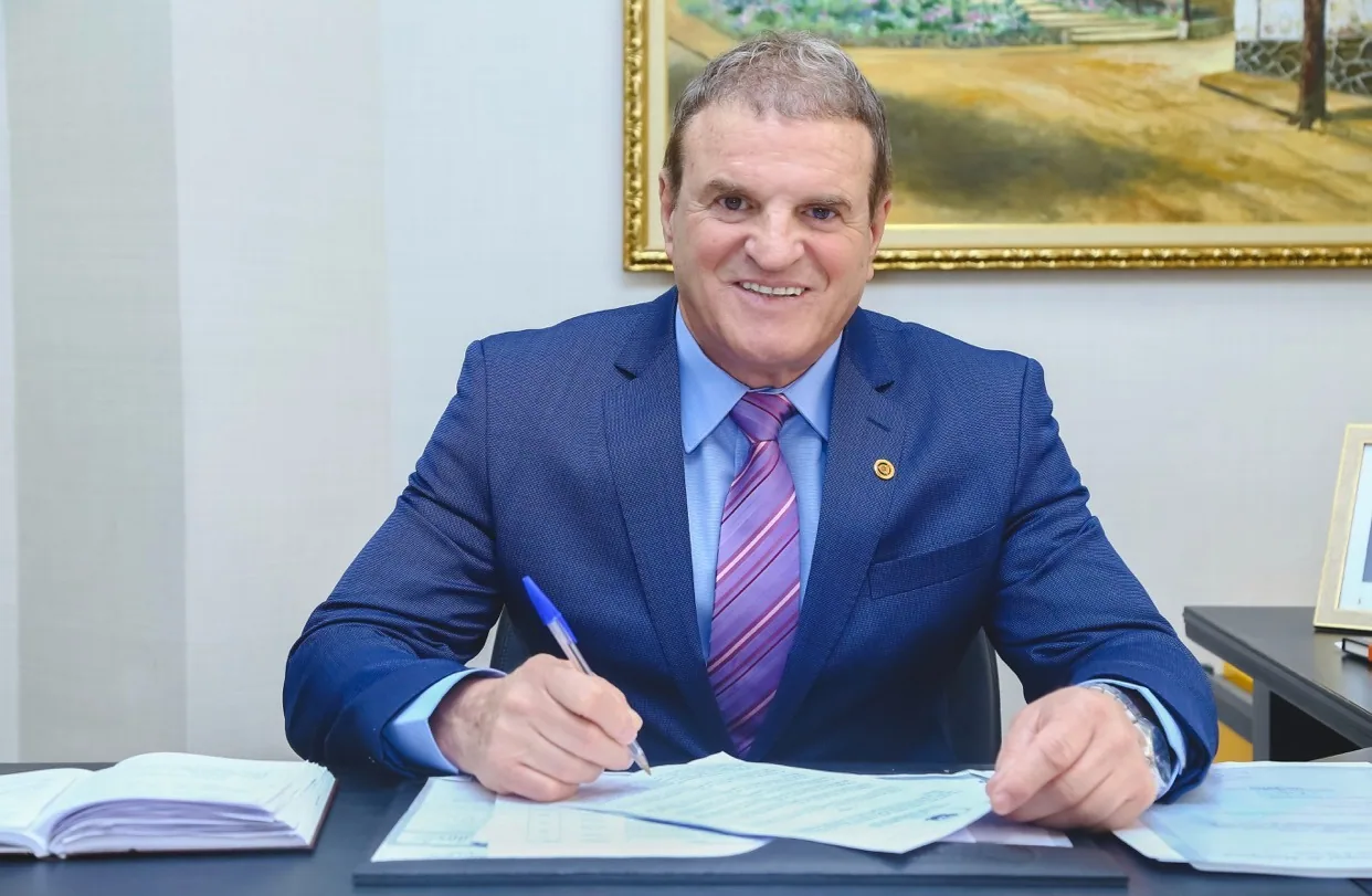 Deputado Cezar recebe homenagem do Hospital Amaral Carvalho pela destinação de R$ 200 mil